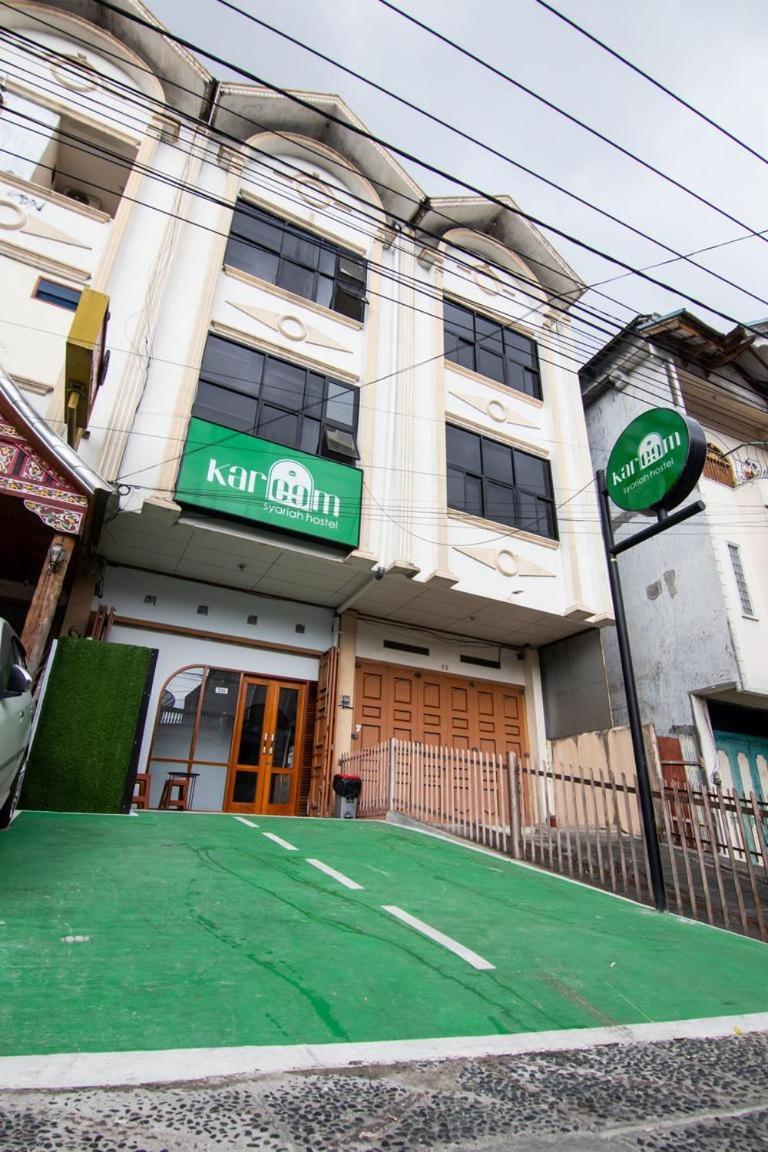 Kareem Syariah Hostel Bukittinggi Esterno foto